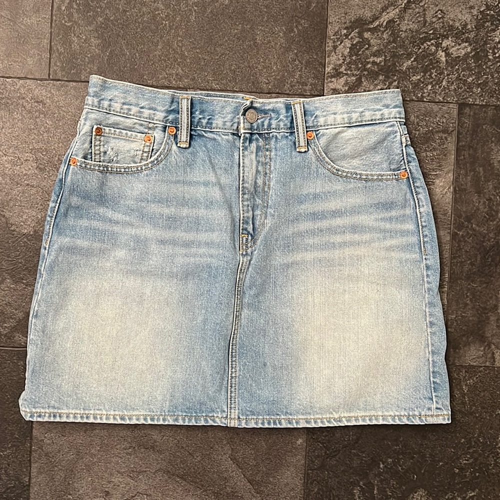 Levi’s skirt